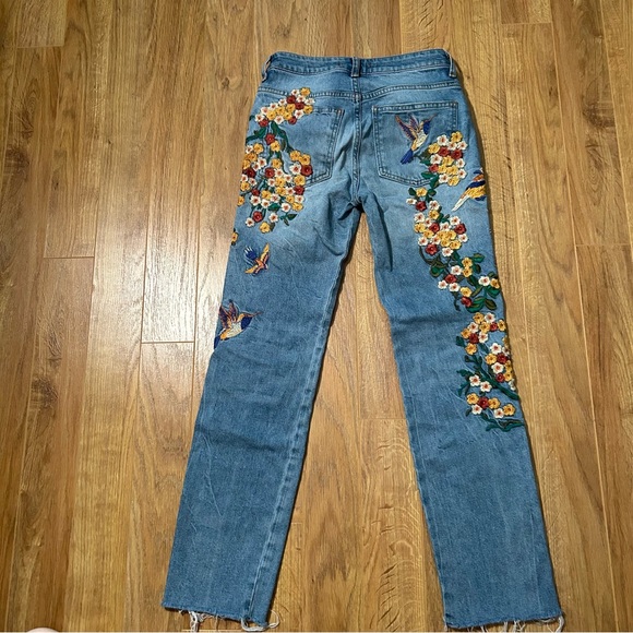 RARE Free People embroidered jeans - Picture 4 of 6